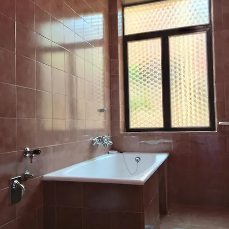 Hilda Vela アパート