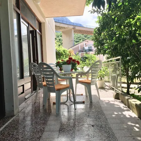 Apartment Hilda Vela *
